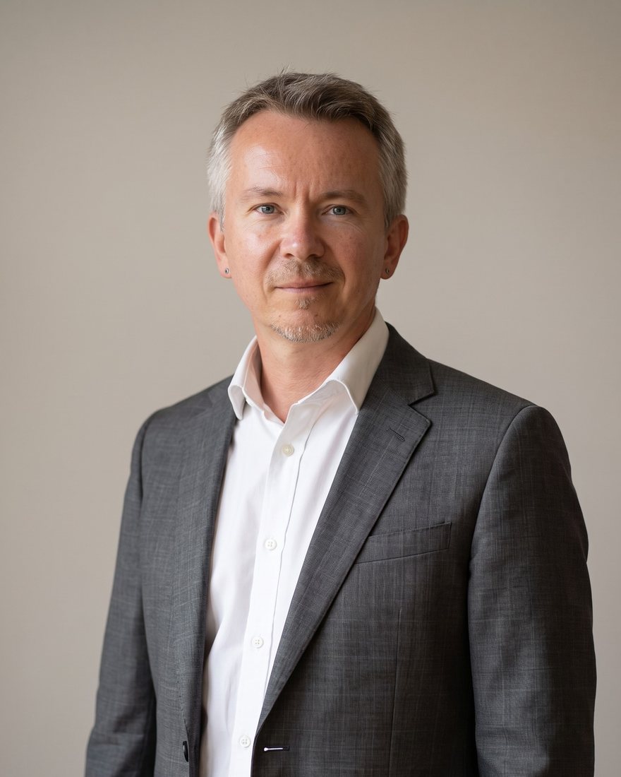 Dmitry Zhuravlev — Head of Sales Automation, Logics7